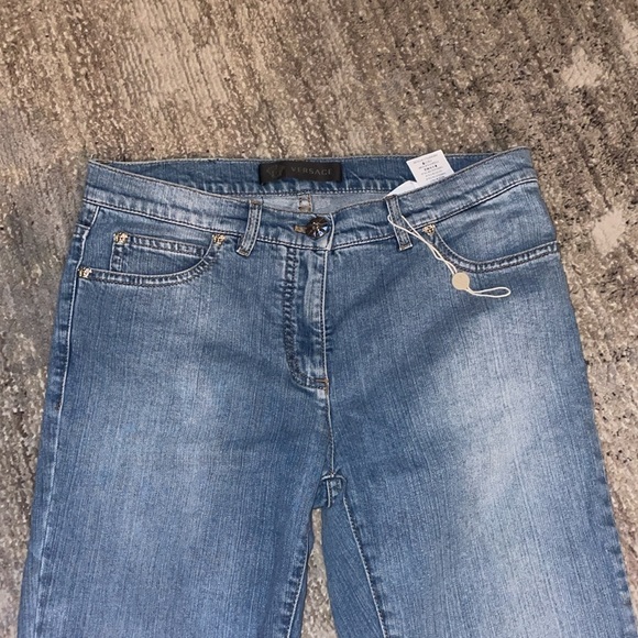 Versace light blue jeans size 28 waist. Excellent condition. - Picture 4 of 8